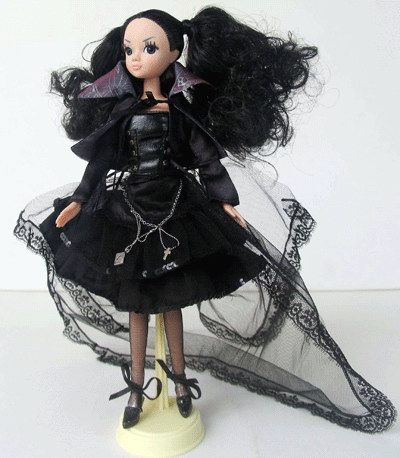 Кукла Соня, Золотая коллекция, брюнетка в черном кружевном платье